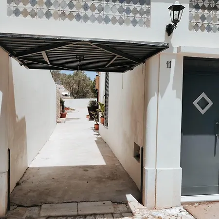 Wood11 - Charming Tinyhouse In A Lovely Garden * Santa Bárbara de Nexe