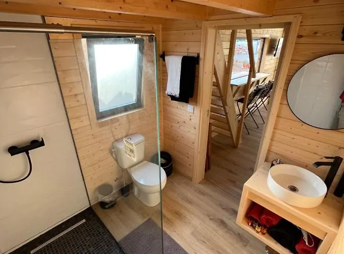 Wood11 - Charming Tinyhouse In A Lovely Garden בית נופש Santa Bárbara de Nexe